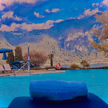 Lake Apartment 4 Bissone Bagian luar foto