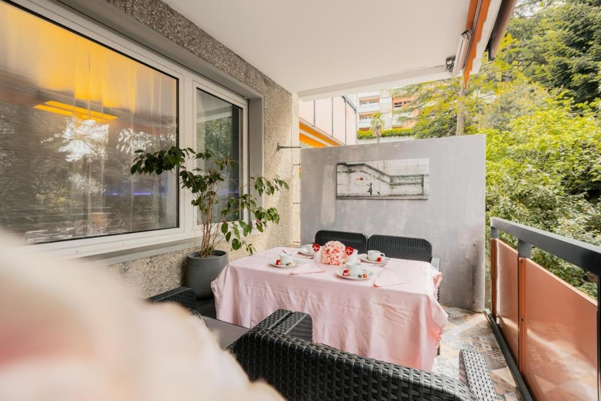 Lake Apartment 4 Bissone Bagian luar foto
